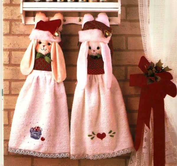 Кукла из полотенца. Новогодние полотенца. Кукла держатель для полотенец на кухню. Кухонные полотенца своими руками. Шьем красивые кухонный полотенца.