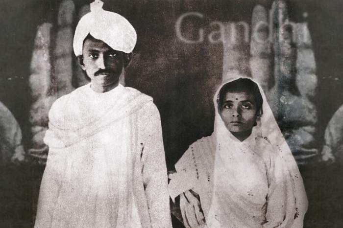 Махатма Ганди и его жена Кастурбай.